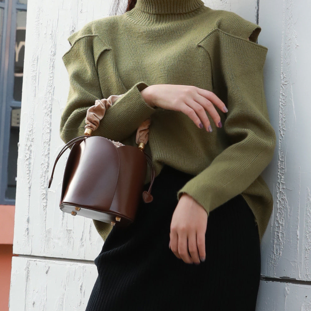 Women's Flower Cattle Leather Design Retro Women's Shoulder Bag