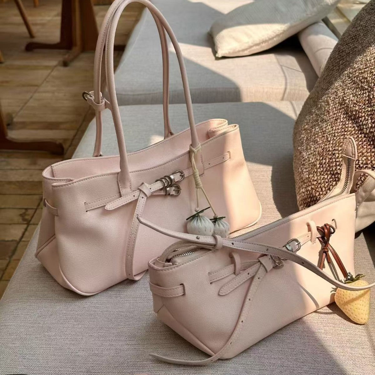 Korean Style Niche Leather Pastel Minimalist Retro Women's Shoulder Bag