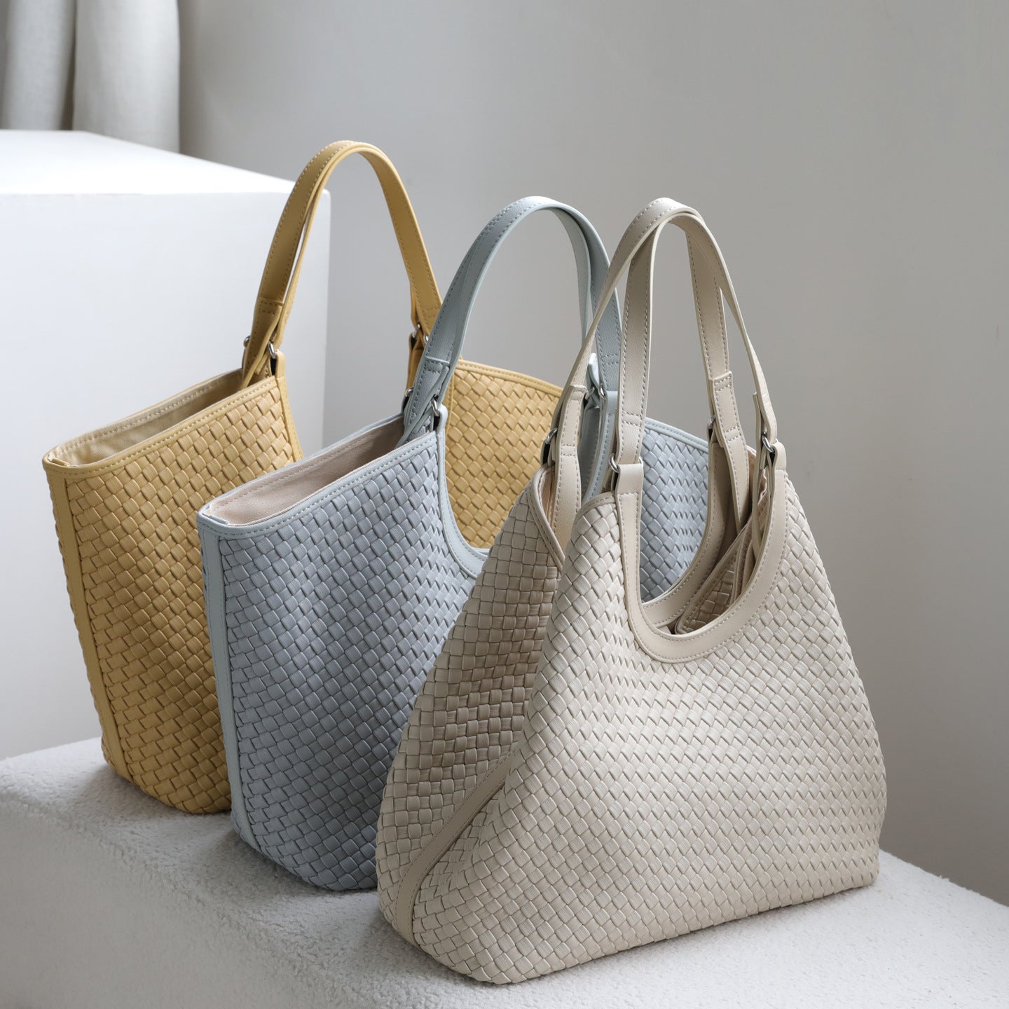 Women's Large Capacity Totes Woven Loose Handbags