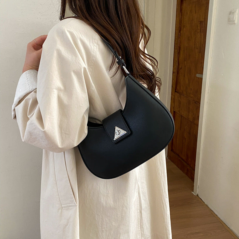Women's French Minority High-grade Moon Crescent Simple Bags