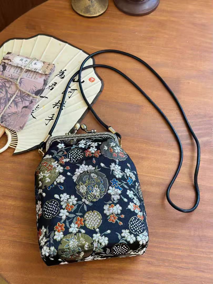 Women's Handmade Chinese Style Cheongsam Skirt Vintage Change Frame Purses
