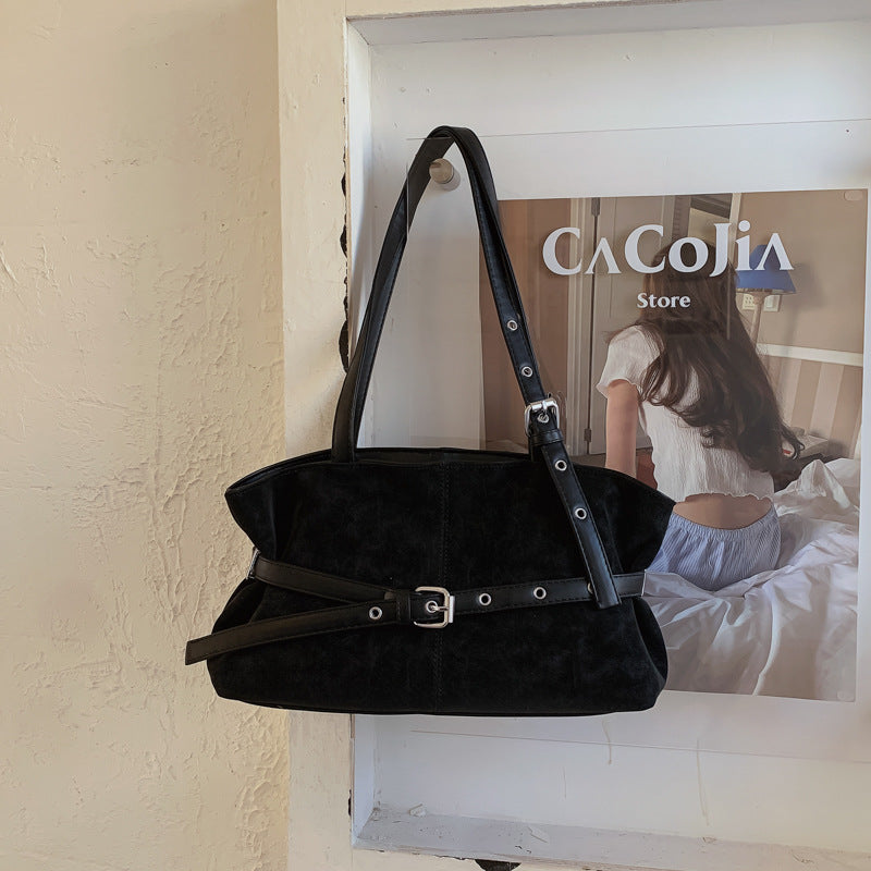 Women's Retro Large Capacity Fashionable Fashion Commuter Underarm Bags