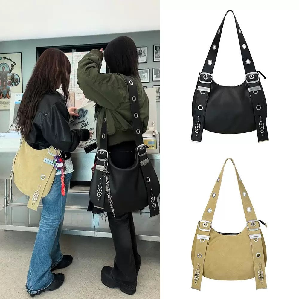 Style Spring Retro Round Hole Punk Women's Shoulder Bag