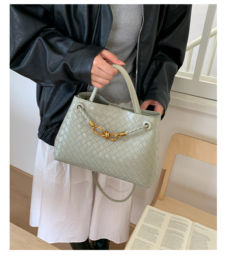 Large Capacity Vintage Weave Autumn Commuter Handbags