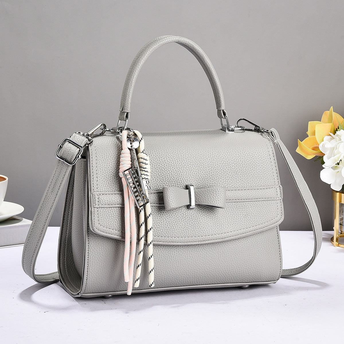 Women's Exquisite Vintage Bow Winter Fashion Portable Women's Handbag