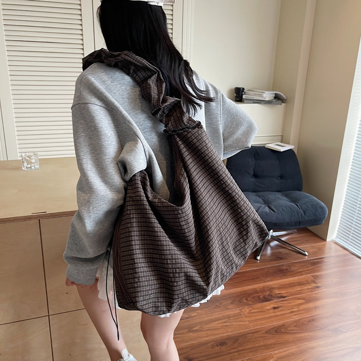Women's Fashionable Large Capacity Commuter High-grade Retro Easy Matching Tote Bag