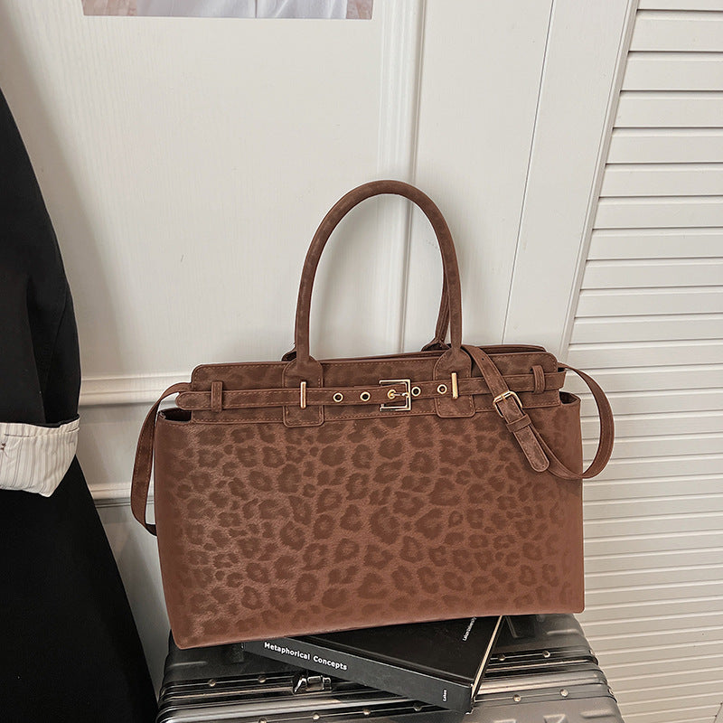 Large Capacity Simple Commute Versatile Underarm Light Luxury Western Tote Bag