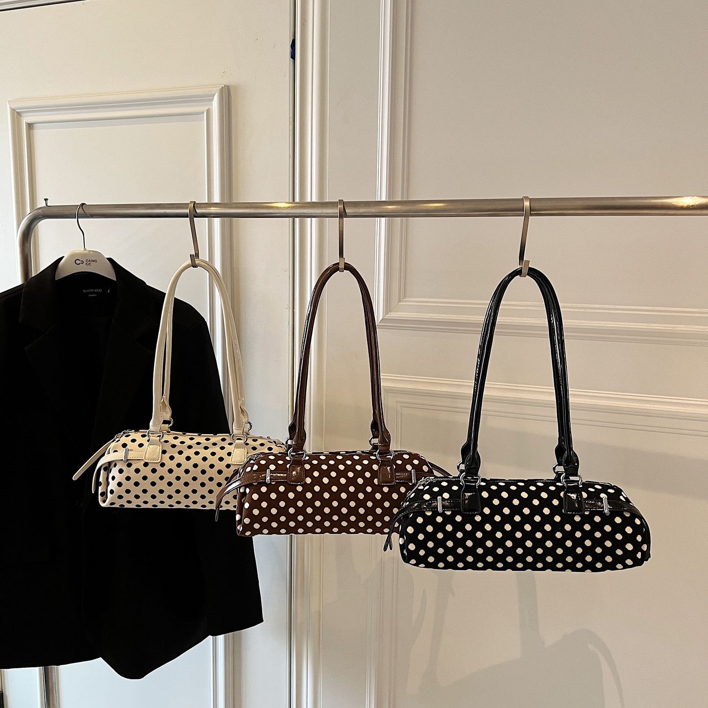 Polka Dot Sausage Design Niche Advanced Underarm Bag