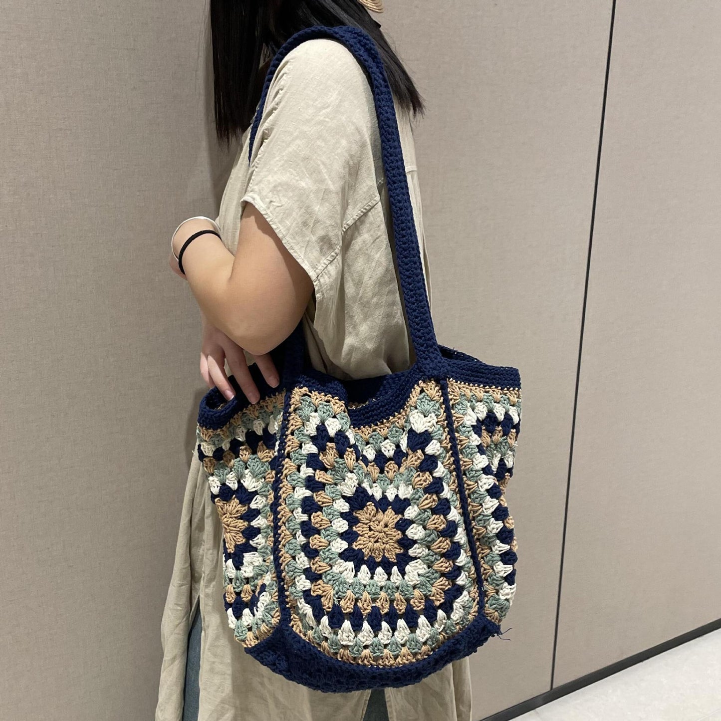 Women's High-grade Straw Large Capacity Hand-woven Simple Seaside Women's Shoulder Bag