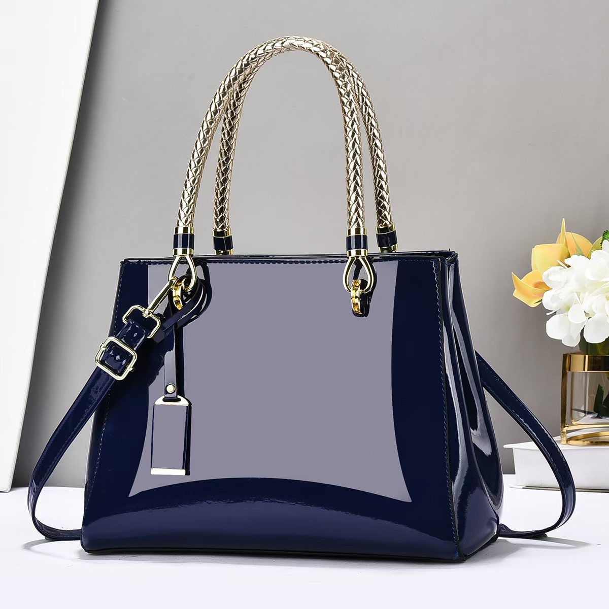 Women's Trendy Fashion Patent Leather Large Capacity Simple Bags