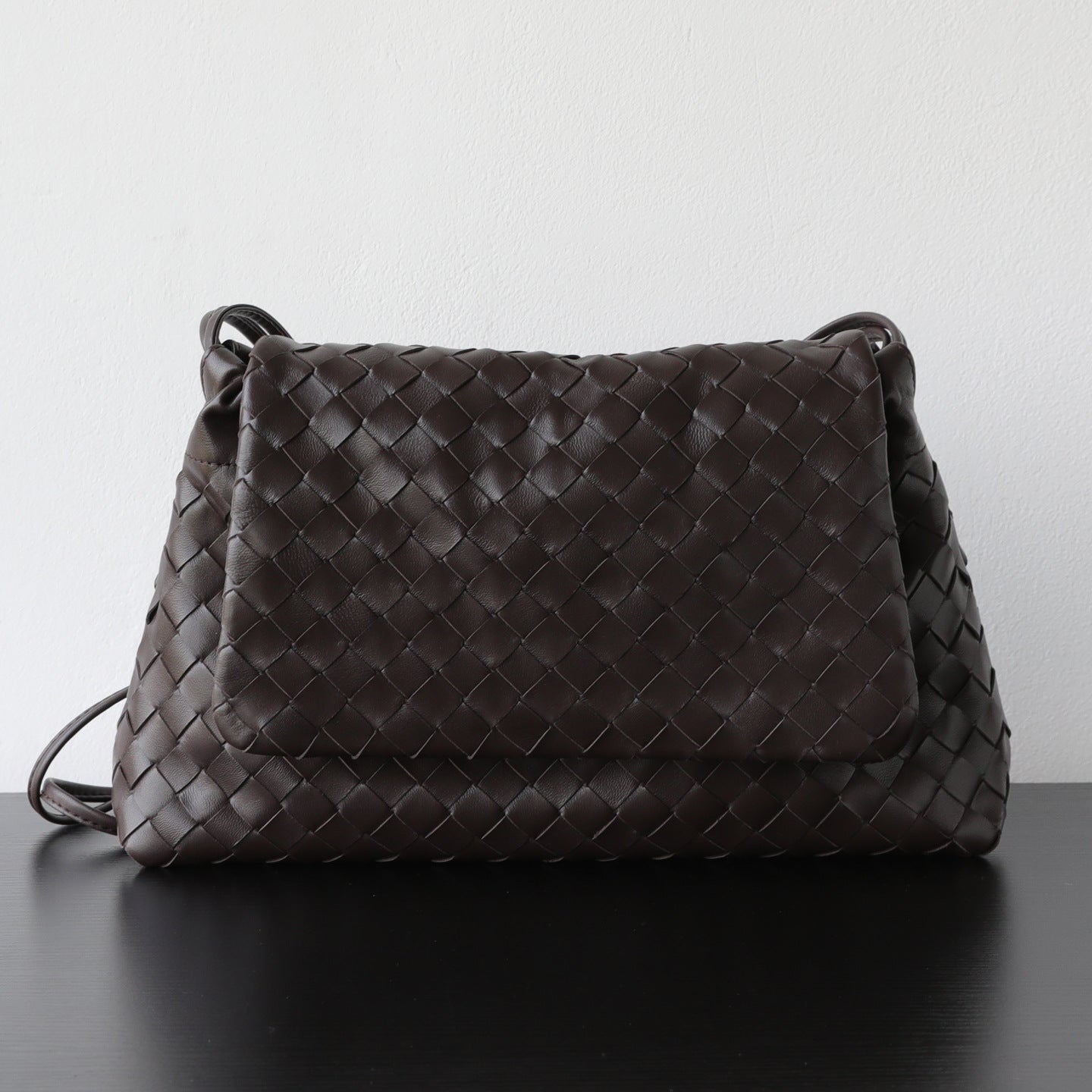Women's Light Luxury Minority Advanced Texture Sheepskin Hand-woven Large Capacity Genuine Underarm Bag
