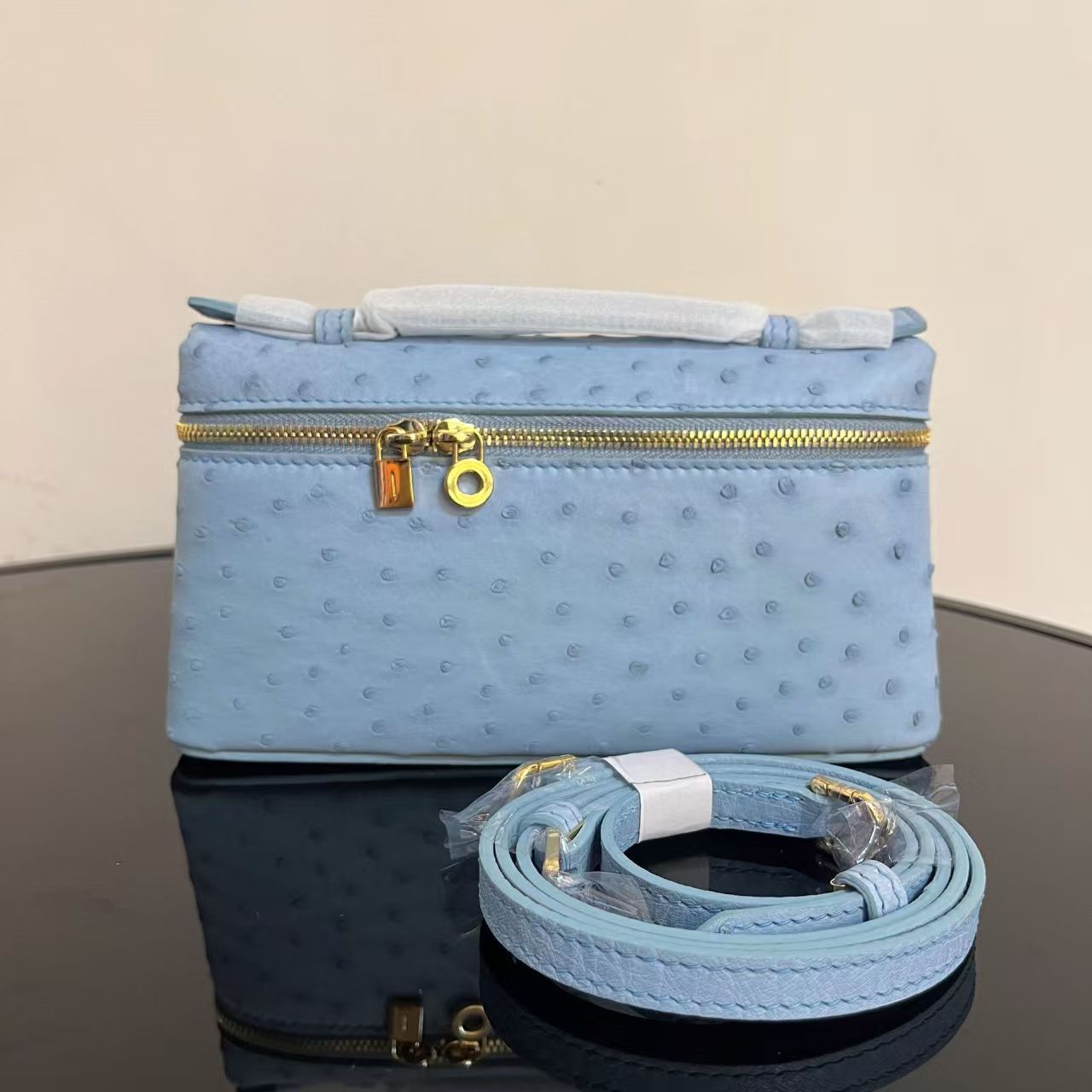 Outside Leather Ostrich Grain Cowhide Lunch Women's Handbag