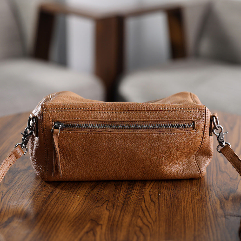 Women's Handmade Retro Lightweight Simple Peasant Cowhide Soft Bags
