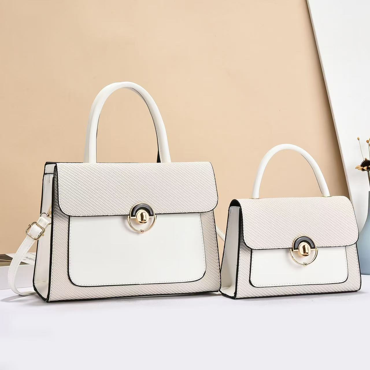 Women's Fashionable Trend Western Style High-grade Large Capacity Light Luxury Women's Messenger Bag