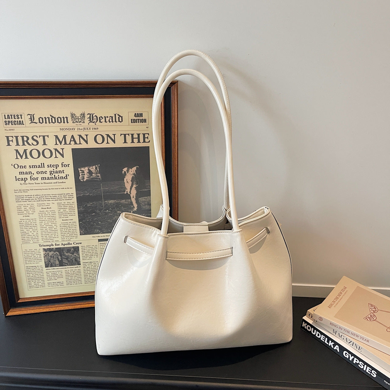 Women's Large Capacity Underarm Commuter Simple Fashion Tote Bag