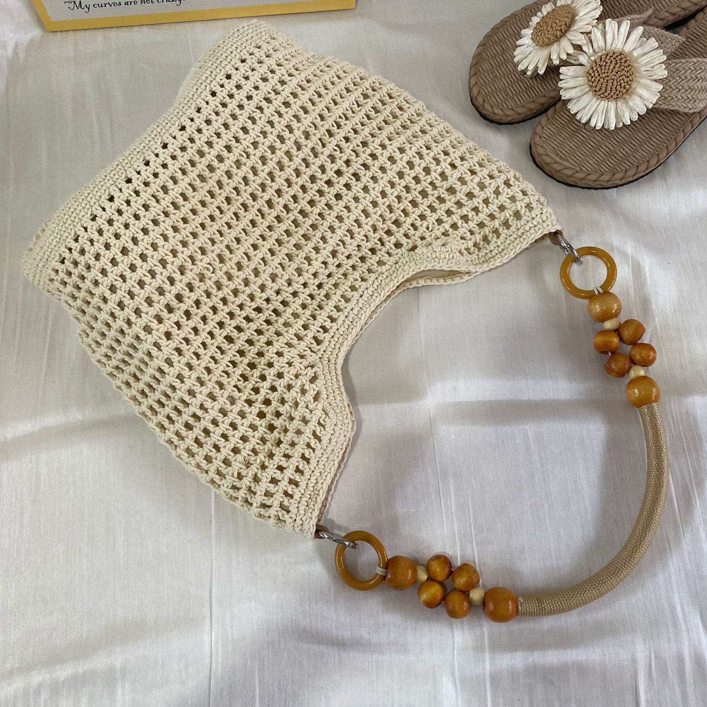 Women's High-grade Niche Crocheted Cotton Thread Straw Large Capacity Underarm Vacation Women's Shoulder Bag