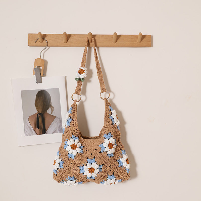Versatile Large Capacity Flowers Straw Vacation Women's Shoulder Bag