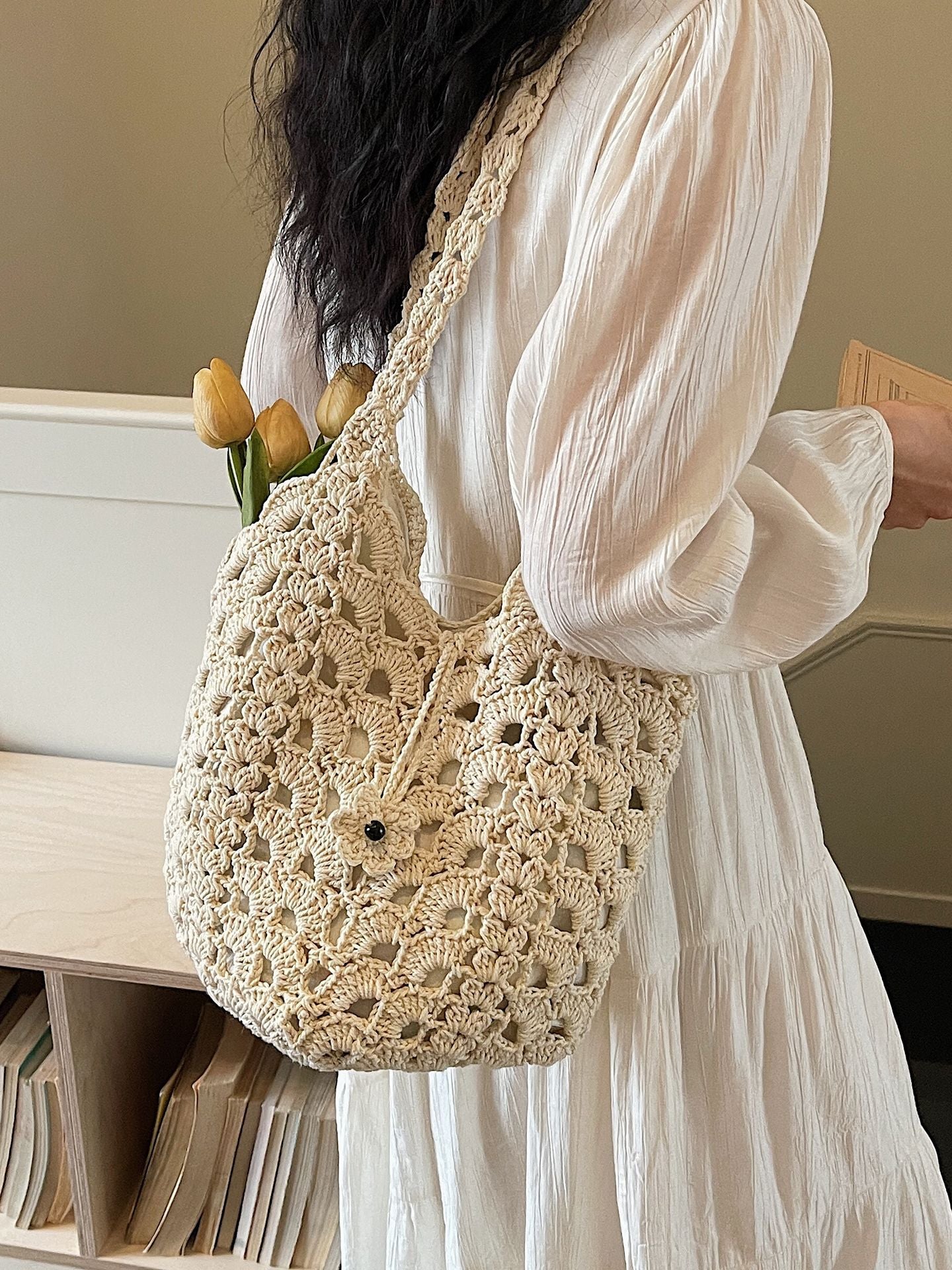 Women's Hollow Straw Large Capacity Summer Single Seaside Vacation Style Women's Shoulder Bag