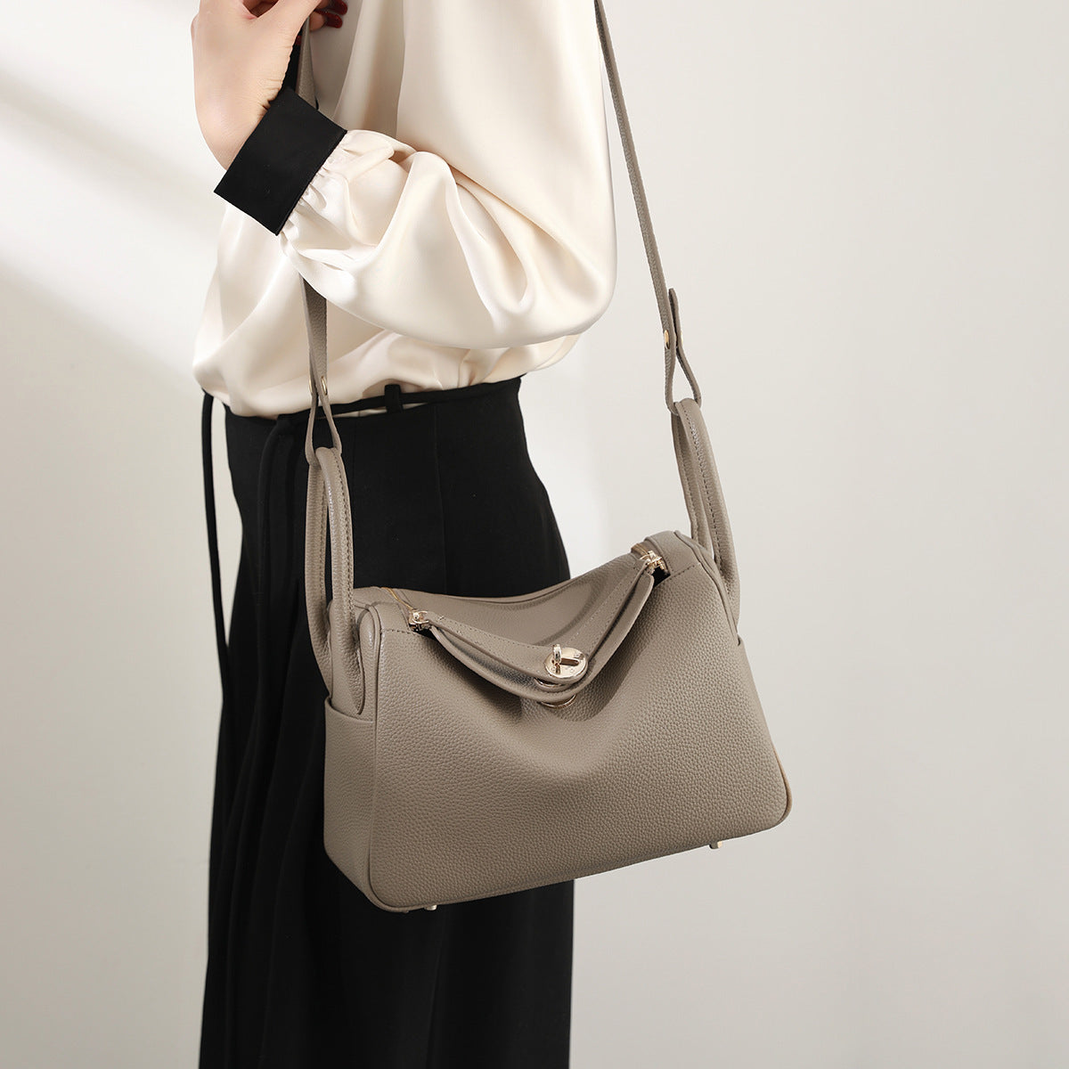 Lindy Classic Fashion Litchi Pattern Portable Bags