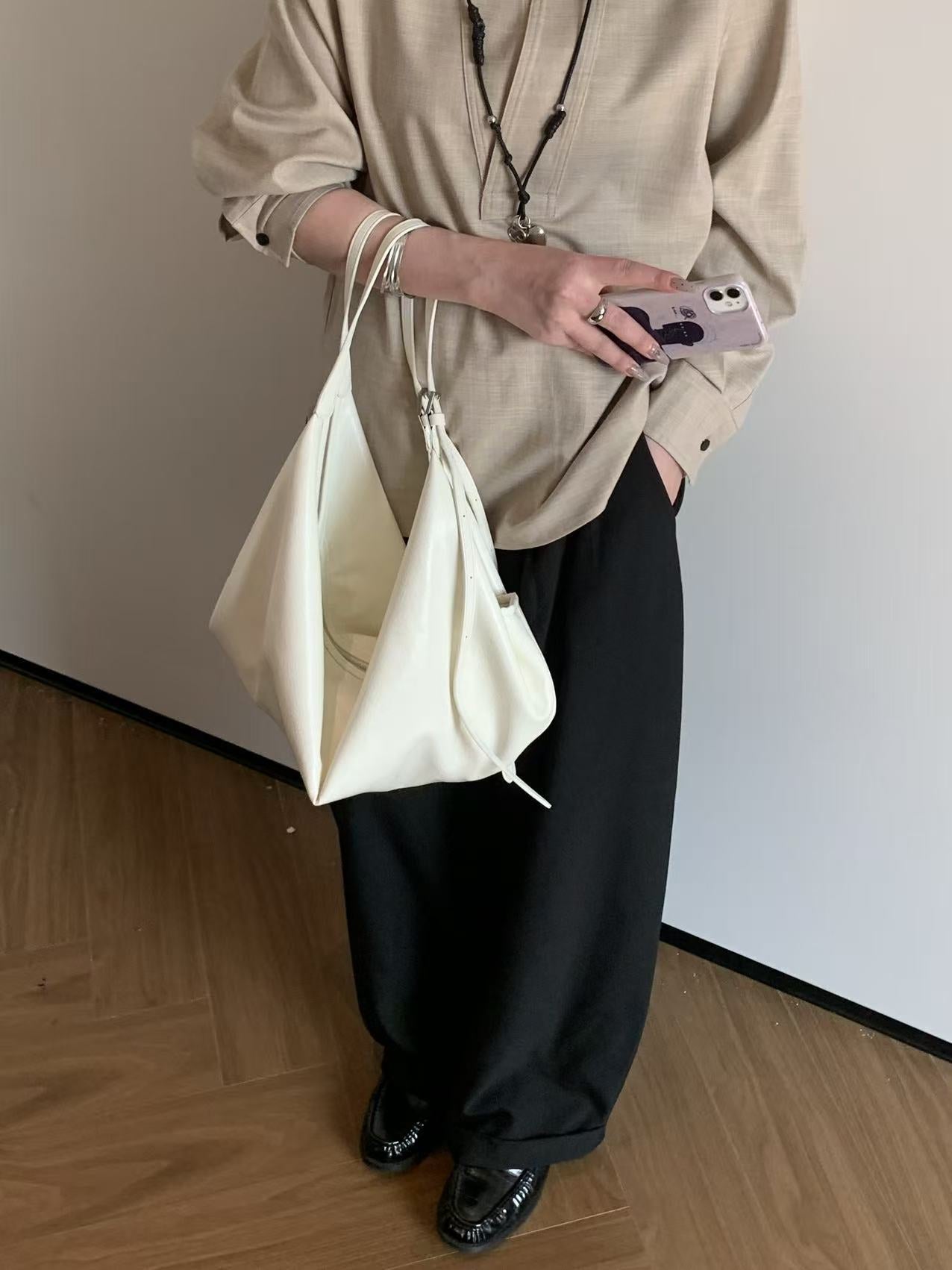 Oil Wax Leather Large Capacity Dumpling Style Underarm Tote Bag