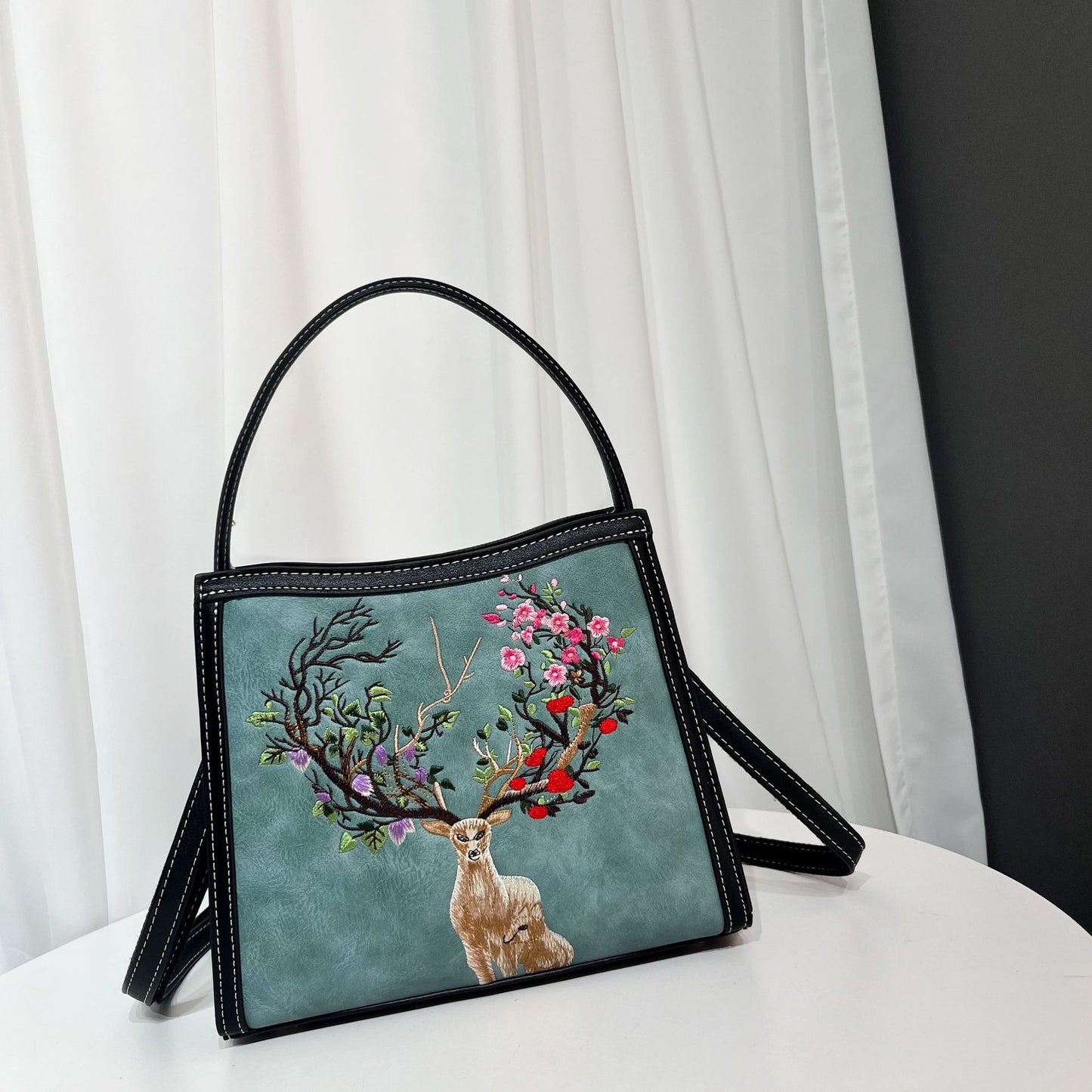 Chinese Style Embroidery Sika Deer Design Women's Handbag