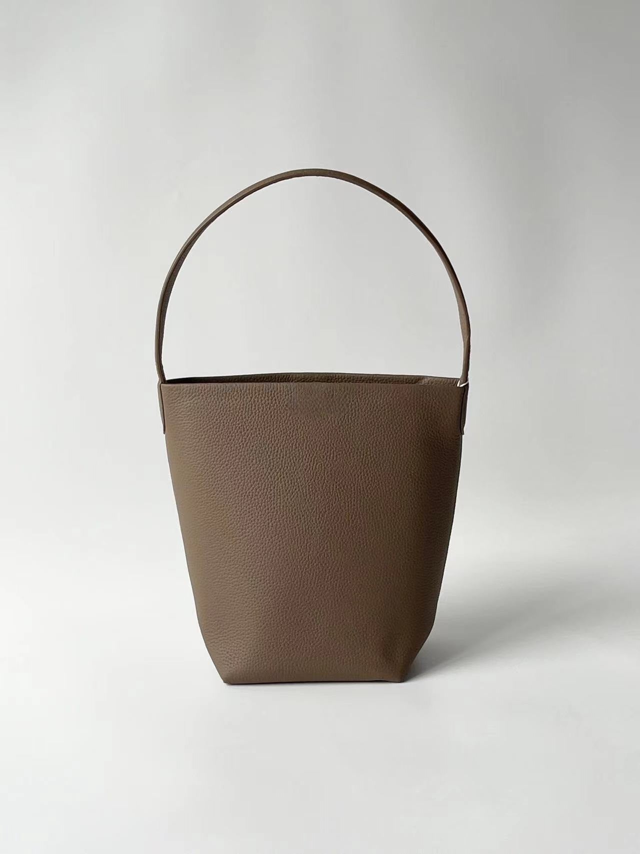 Home First Layer Cowhide Simple High-grade Genuine Leather Portable Bucket Bag