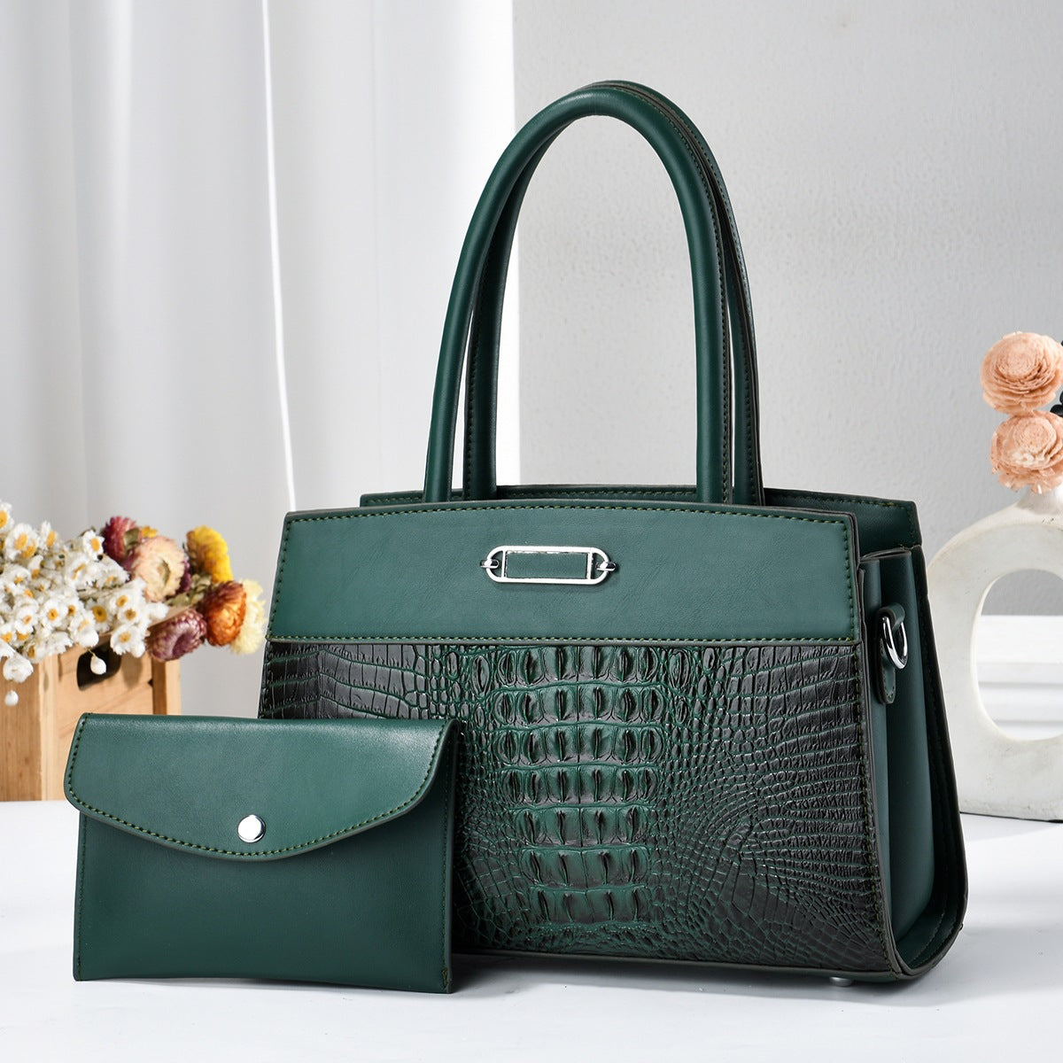 Crocodile Pattern Stitching Fashion Good-looking Large Handbags