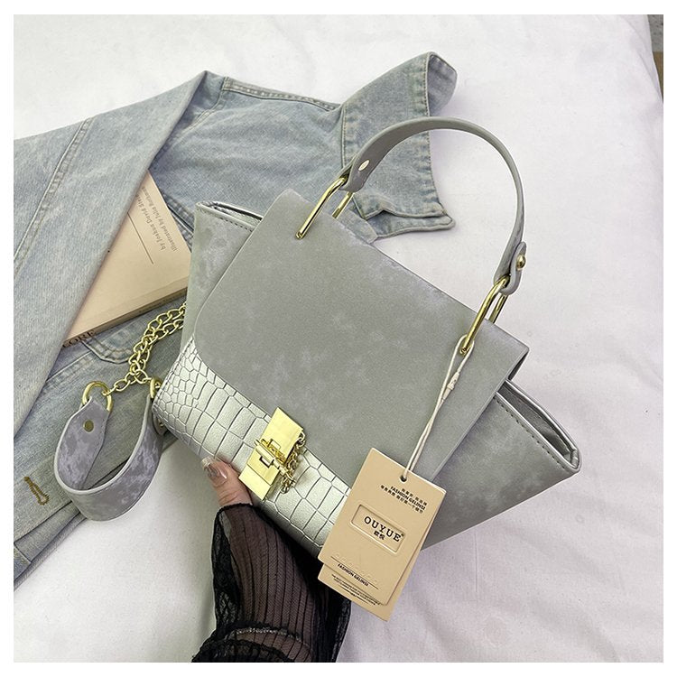 Women's Retro Design Popular Chain Portable Bags