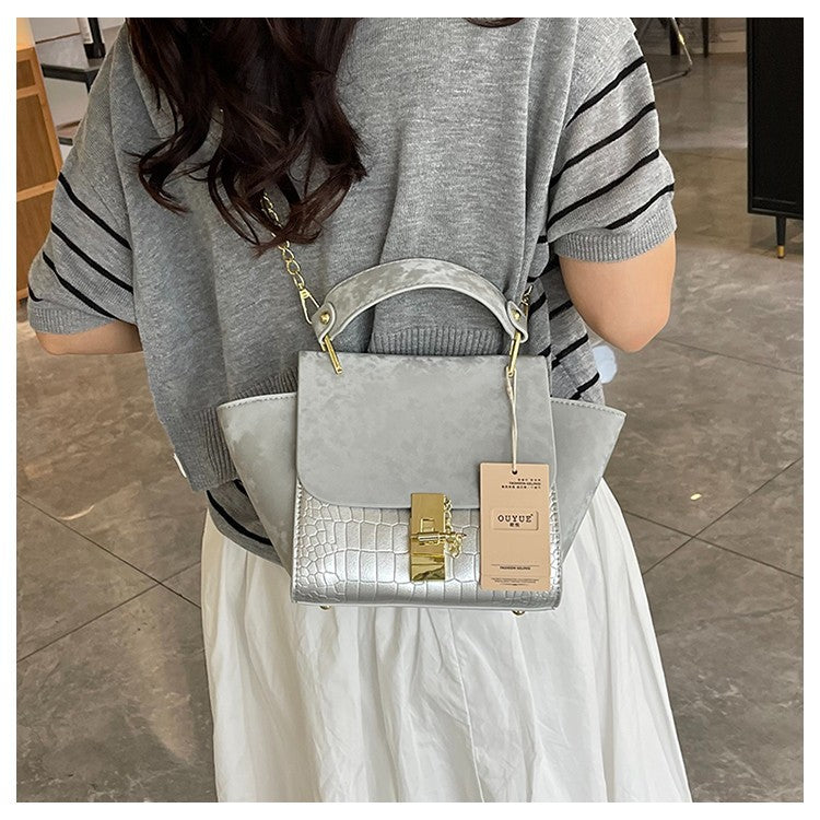 Women's Retro Design Popular Chain Portable Bags