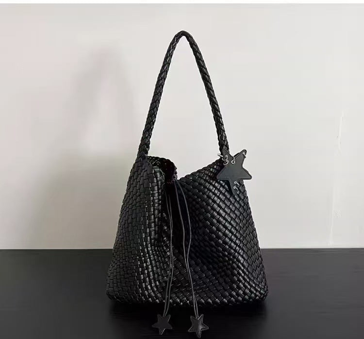 Women's Hand-woven Underarm High-grade Sensitive Hand-held Fashion Bags