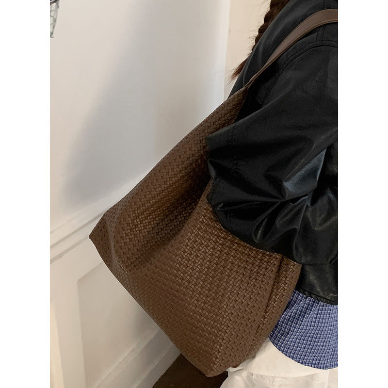 Women's Retro Large Capacity Commuter Simple Fashion Underarm Bag
