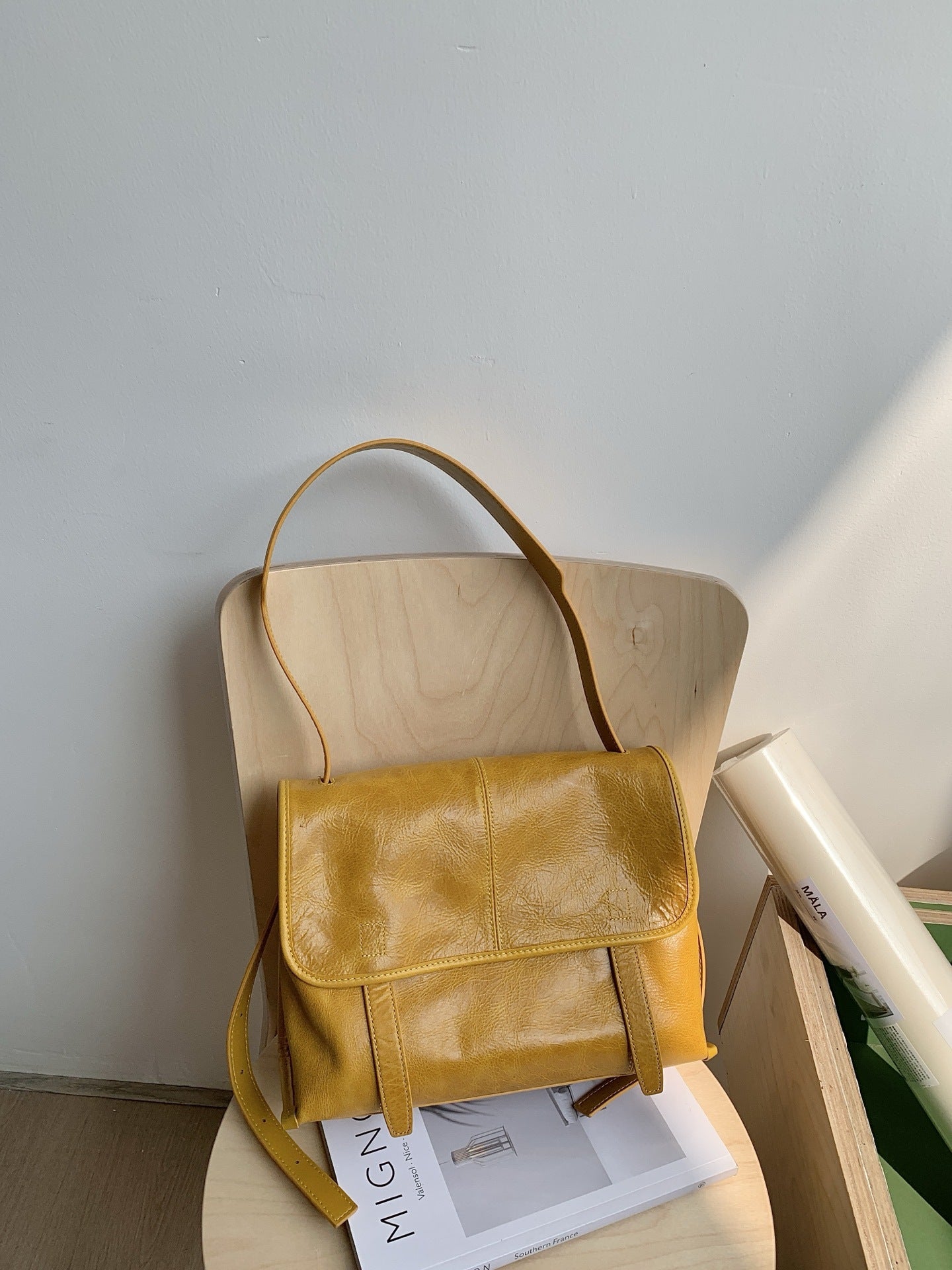 Fashion Oil Wax First Layer Cowhide Texture Women's Shoulder Bag