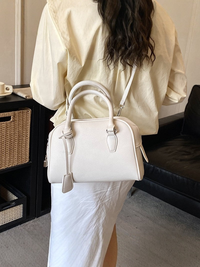 Women's Simple Large Capacity Fashion Retro Commuter Women's Shoulder Bag