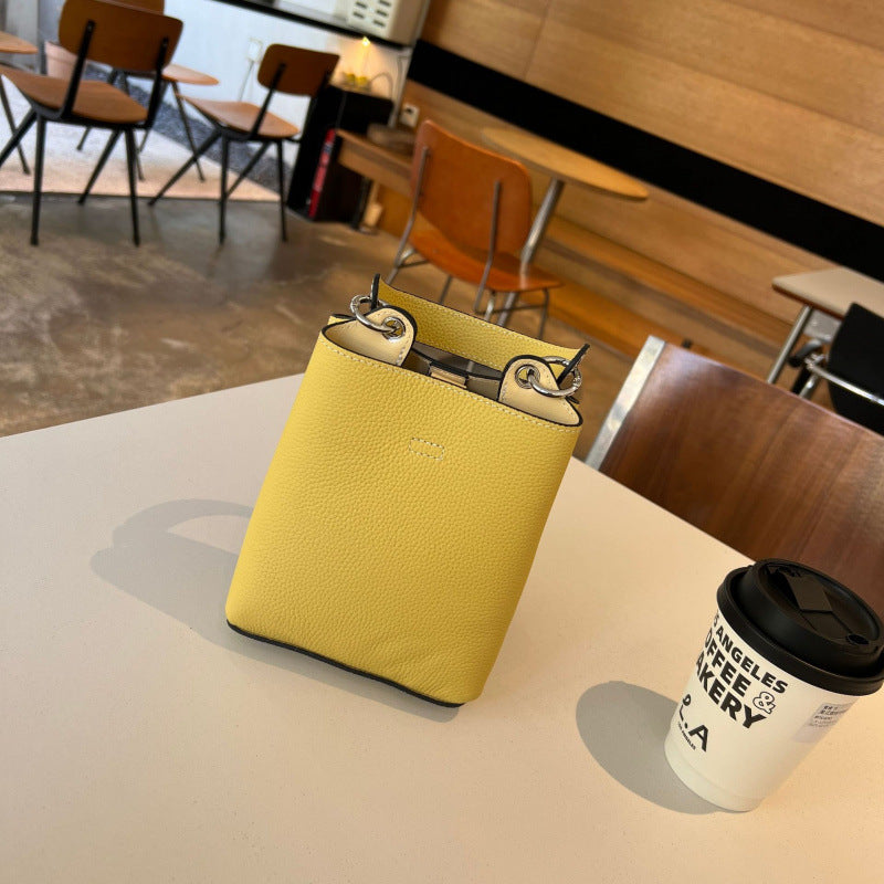 Women's Top Layer Leather Mini Portable Large Mobile Phone Bag