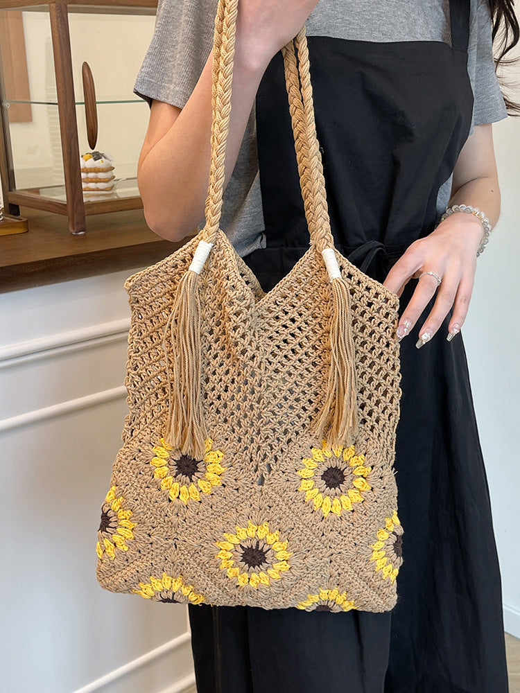 Women's Summer Lightweight Weaving Hollow Artistic Large Capacity Vacation Style Bags