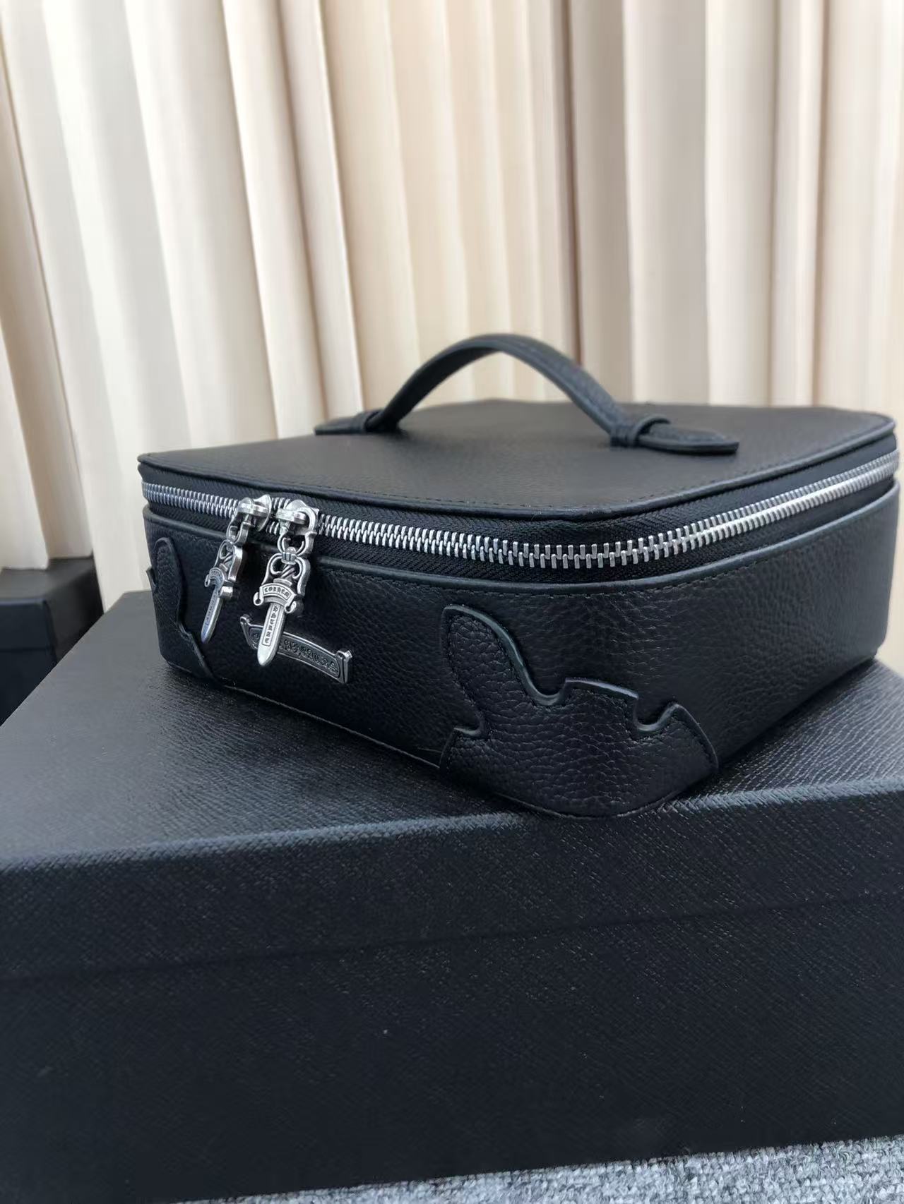 Cross Retro Hand Jewelry Storage Portable Cosmetic Bags