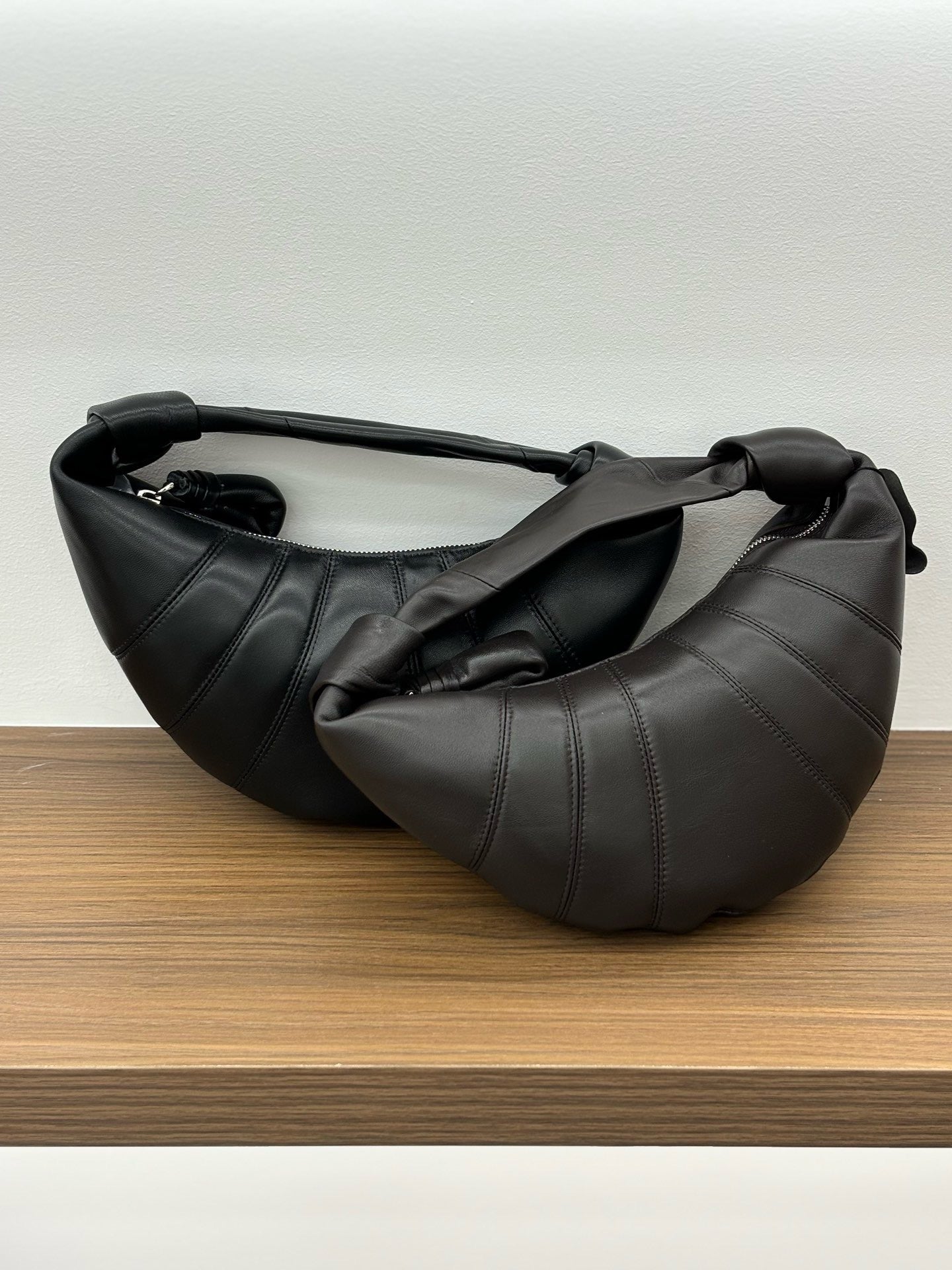 Commuter Style Sheepskin Can Be Praised Croissant Mini Women's Handbag