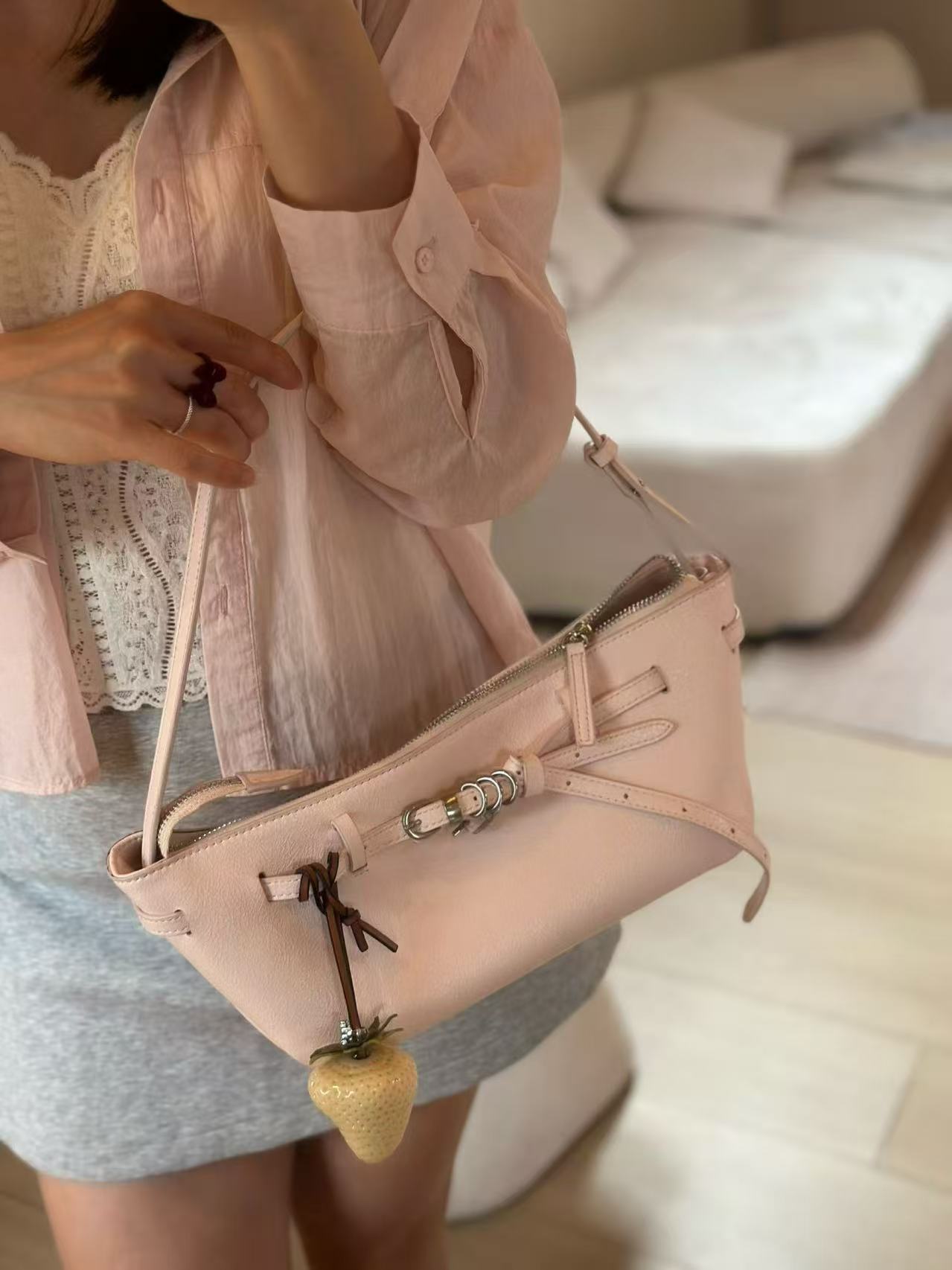 Korean Style Niche Leather Pastel Minimalist Retro Women's Shoulder Bag