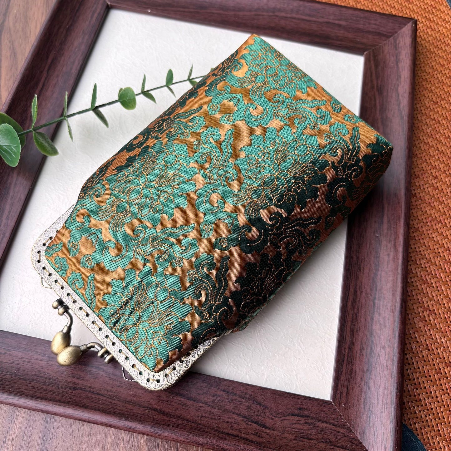 Finished Ancient Style Female Vertical Retro Tassel Frame Mobile Phone Bag