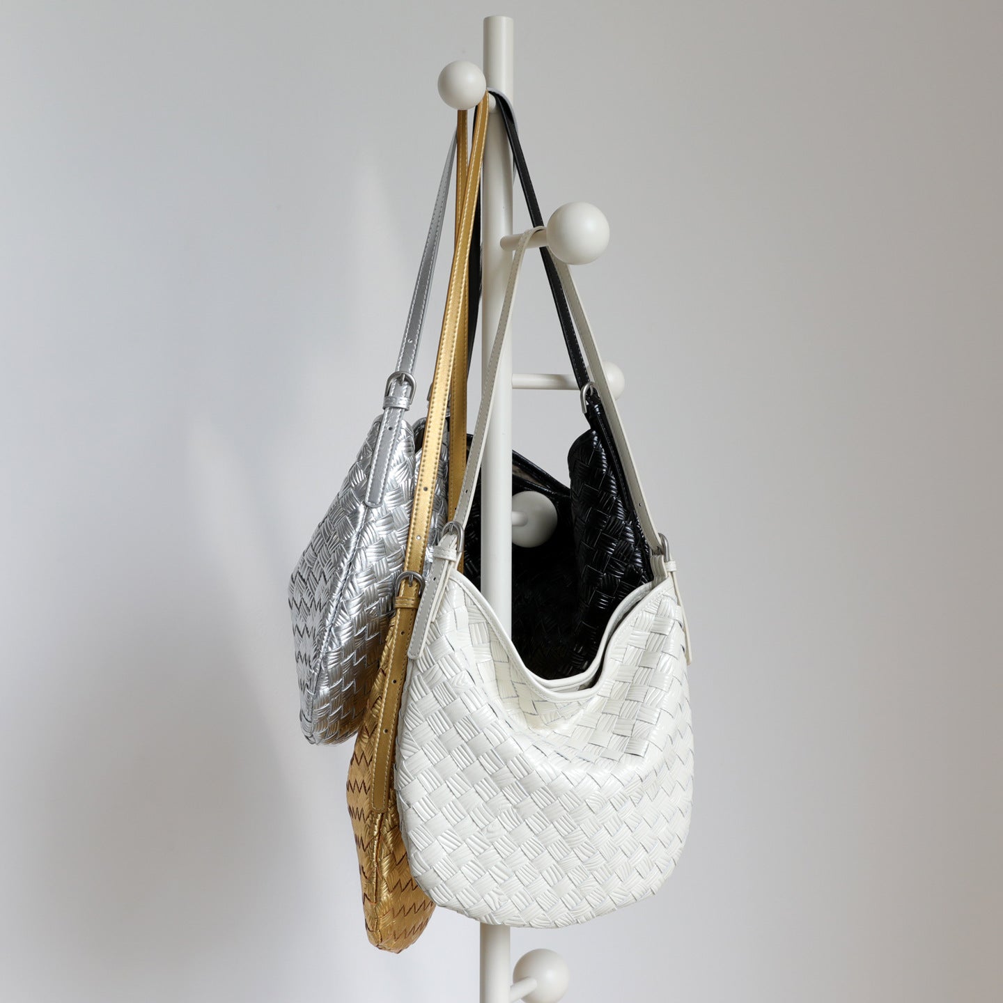 Women's High-grade Lightweight Woven Fashionable Leather Underarm Bag