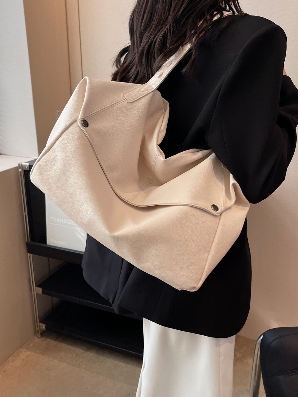 Women's Large Capacity Fashion Western Style Solid Tote Bag