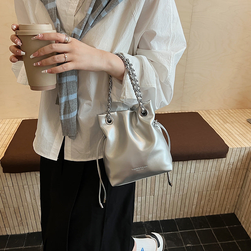 Unique Women's Fashion Chain Carrying Simple Bucket Bag
