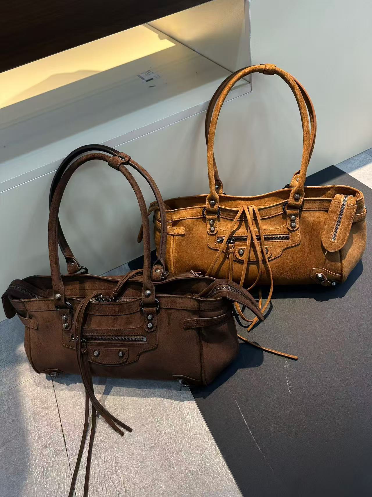 Women's Contrast Color Retro Cowhide Frosted Large Capacity Suede Motorcycle Women's Shoulder Bag