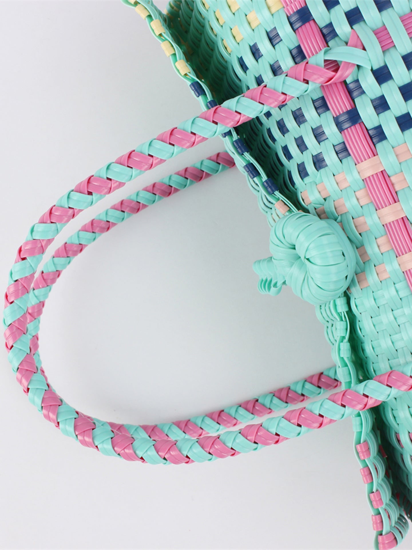 Women's Fresh Contrast Color Hand-woven Plastic Basket Beach Vacation Picnic Hand Bags
