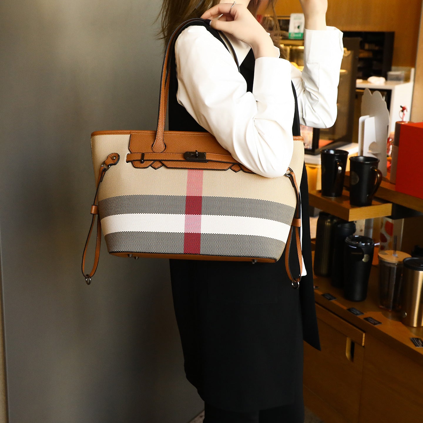 Women's Fashion Large Capacity Leather Commute Tote Bag