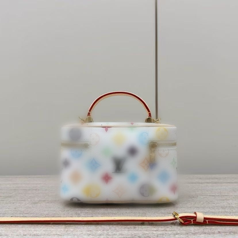 Logo Box One Hand Presbyopic White Three Color Makeup Bag
