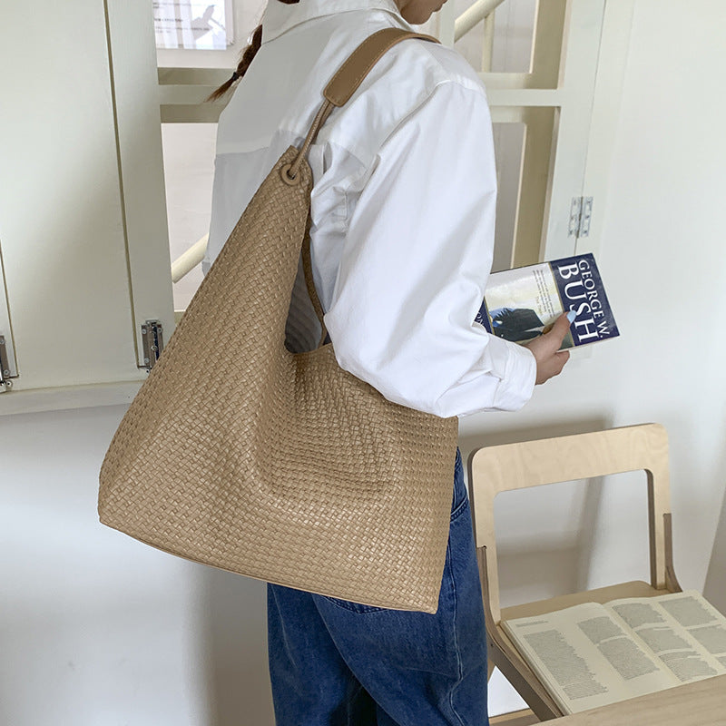 Women's Large Capacity Versatile Commuter Fashion Retro Texture Women's Shoulder Bag