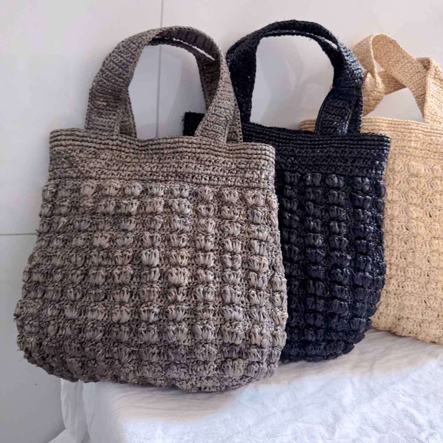 Solid Color Hollow Straw Design Hand-woven Handbags