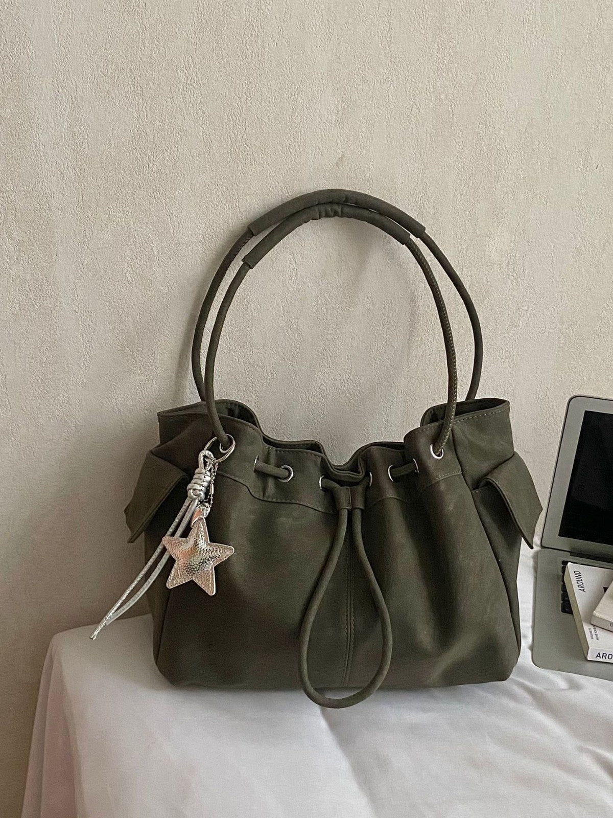 Women's Fashion Matte Texture Large Capacity Spring Light Luxury Minority Shoulder Bags