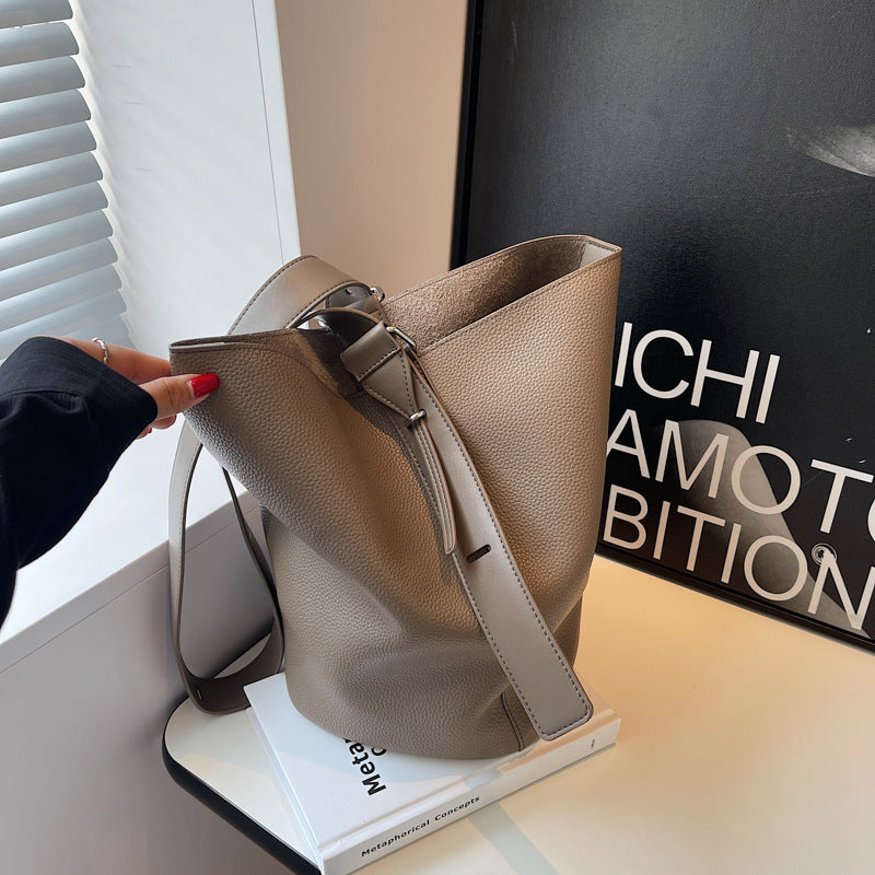 Women's Large Capacity Fashion Minority Design Bucket Bag